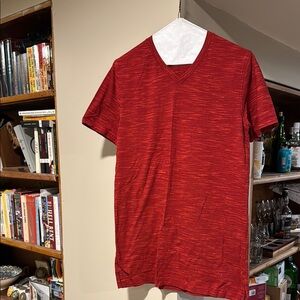 Under Armour Red Heathered Short Sleeve Fitted Tee (M)